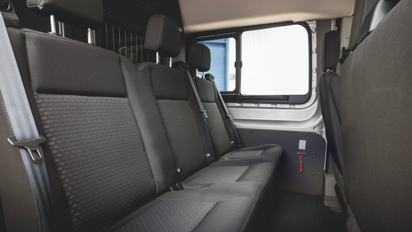 ford transit eu V363_BEV_MY24_Interior_RearSeat_transit 16x9 2160x1215